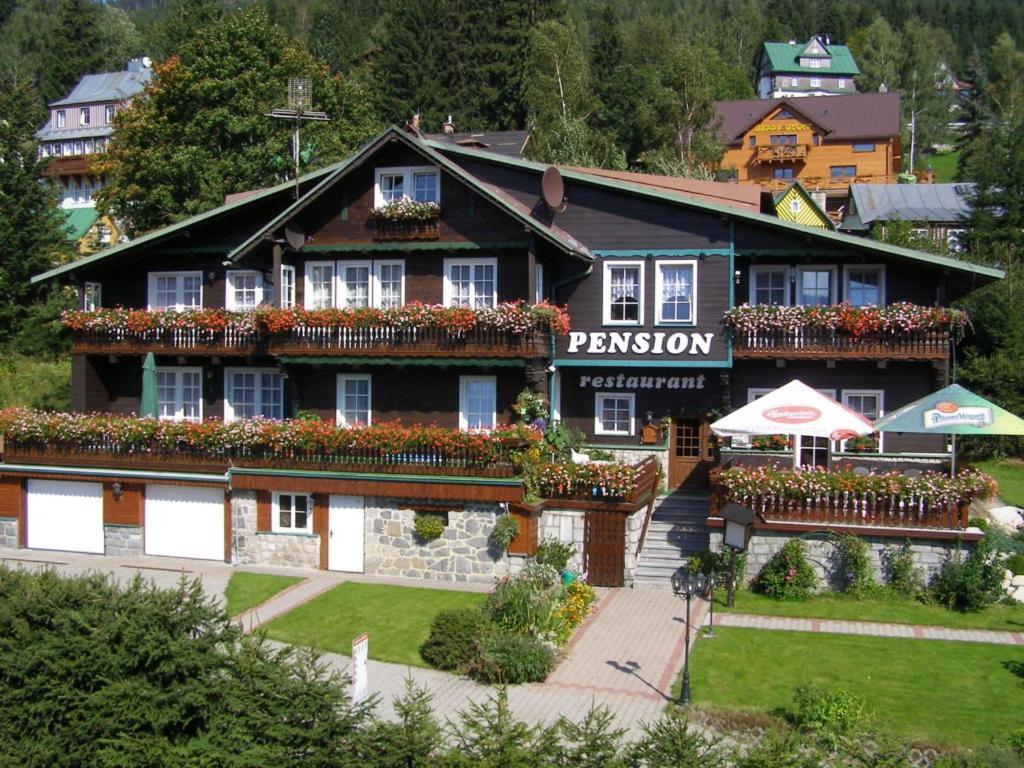 Pension Svycarsky Dum Špindlerŭv Mlýn Esterno foto